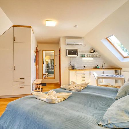 Barka Apartman Eger Exteriör bild