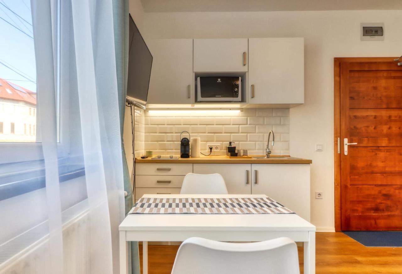 Barka Apartman Eger Exteriör bild