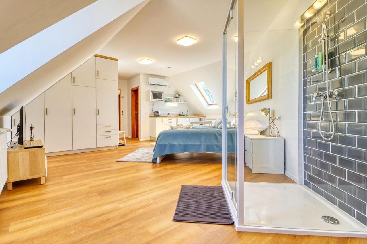 Barka Apartman Eger Exteriör bild