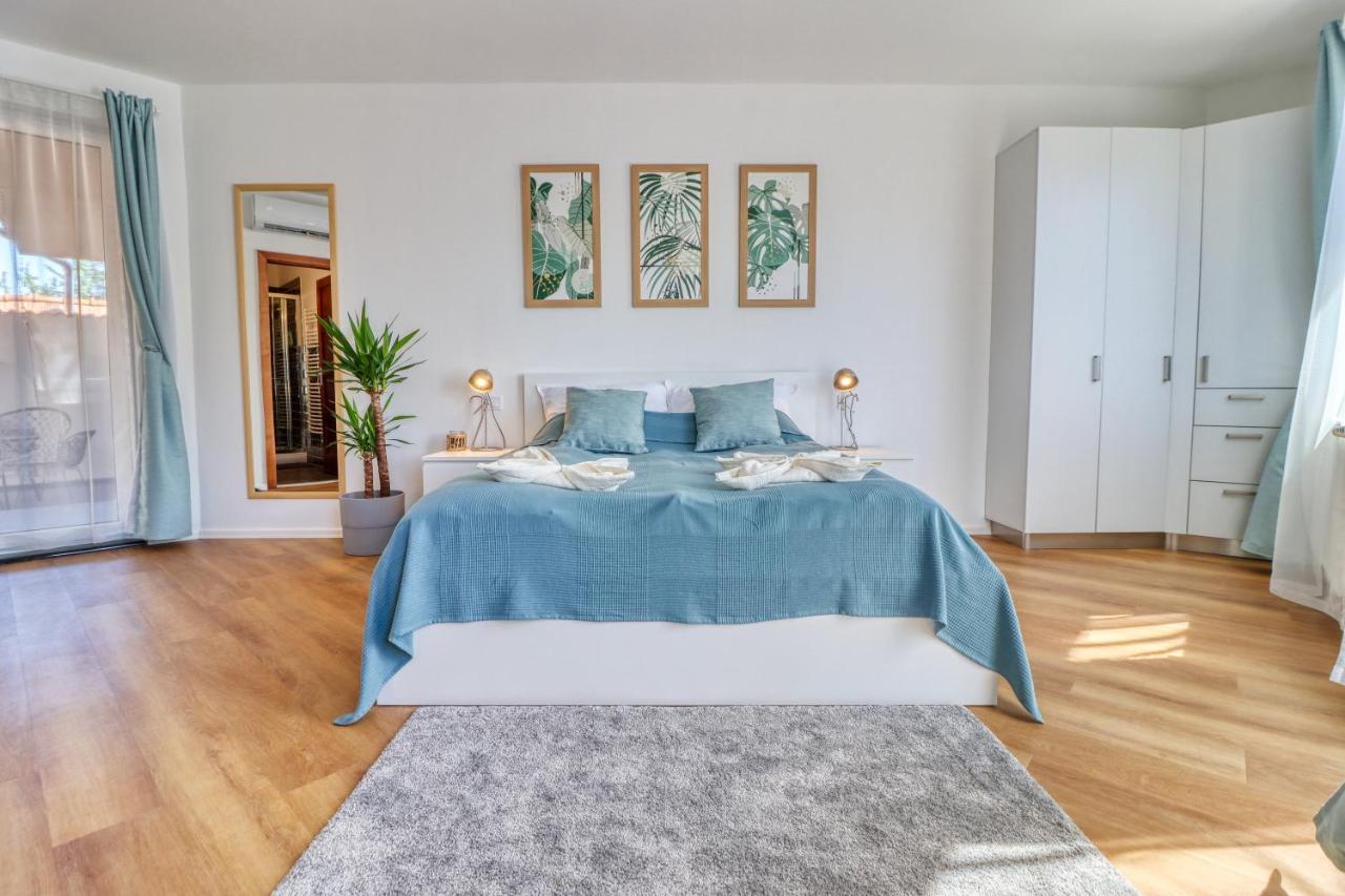 Barka Apartman Eger Exteriör bild
