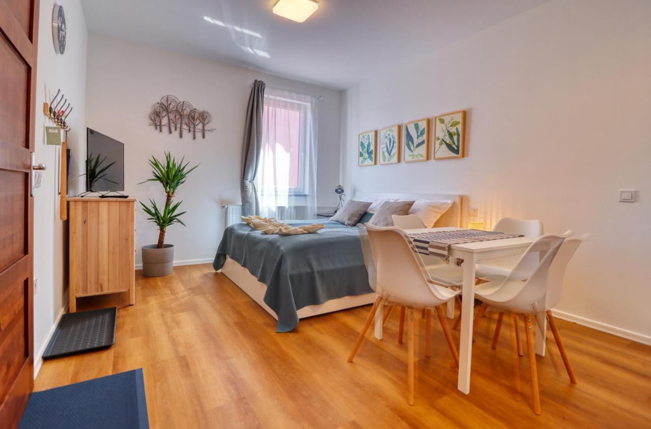 Barka Apartman Eger Exteriör bild